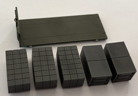 Multi Palette mit diversem Ladegut
