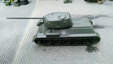T-34/85 ROSKOPF 1:100 !